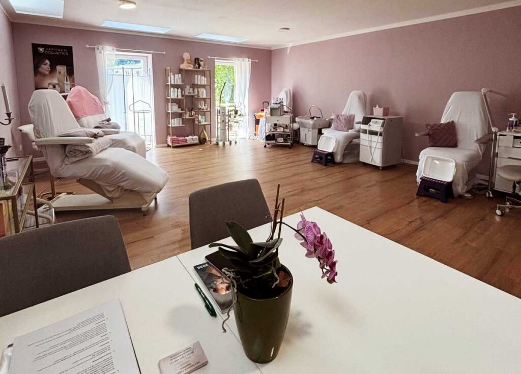 Nancy Zarske kosmetik Studio Meißen. Fußpfleg e & Kosmetik